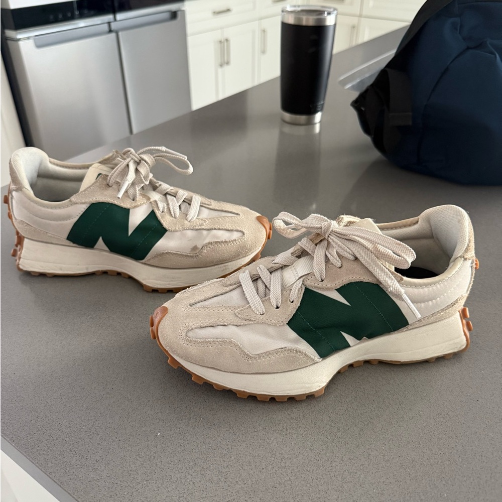 New Balance 327 Sneakers